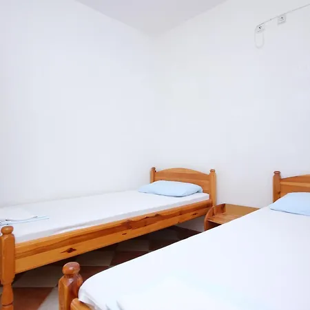 10191a Apartment *