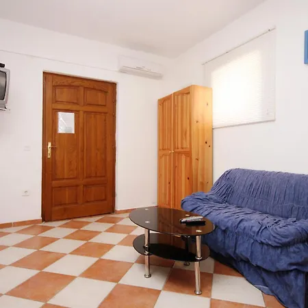10191a Apartment *